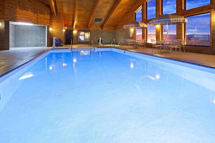 Pool 20 of 25