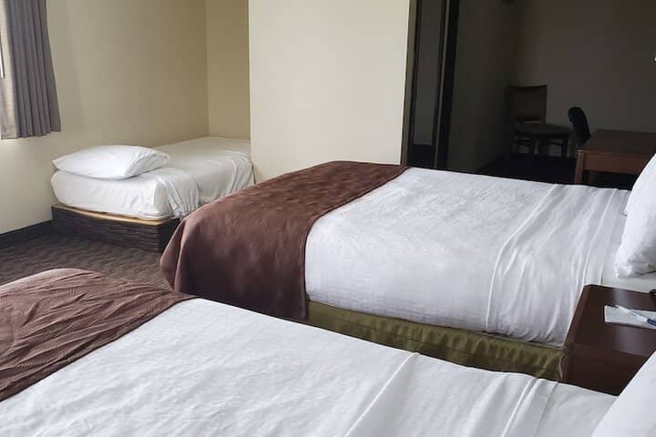 Room 9 of 25
