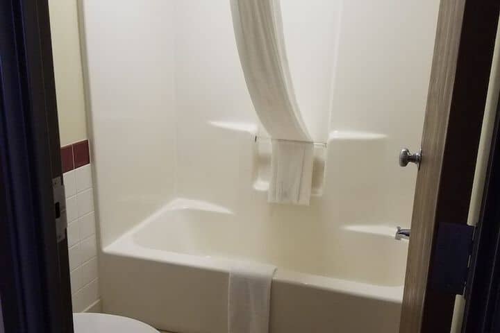 Room 17 of 25