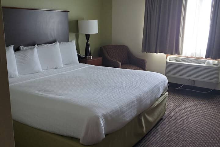 Room 10 of 25